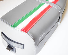 Carica l&#39;immagine nel visualizzatore di Gallery, SELLA VESPA PX 1S. 78-82 GRIGIA C/TRIC