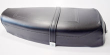 Carica l&#39;immagine nel visualizzatore di Gallery, SELLA VESPA PX V/ARCOBALENO NERO ITALY