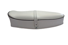 Carica l&#39;immagine nel visualizzatore di Gallery, SELLA VESPA SPRINT 150 BIANCA