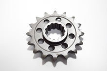 Carica l&#39;immagine nel visualizzatore di Gallery, PIGNONI CBR 900 +600 17 RACING C.520