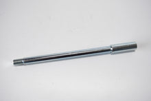 Carica l'immagine nel visualizzatore di Gallery, PERNO RUOTA ANT.15X282 DOWNTOWN 300 2009