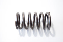 Carica l&#39;immagine nel visualizzatore di Gallery, MOLLA ESTERNA VALVOLE APE TM-POKER D