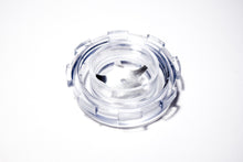 Carica l&#39;immagine nel visualizzatore di Gallery, TAPPO SPIA SERBATOIO OLIO ORIGINALE APE CAR P2-P3