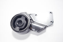 Carica l&#39;immagine nel visualizzatore di Gallery, STAFFA SUP.SILENTBLOC SKIPPER 125 4T