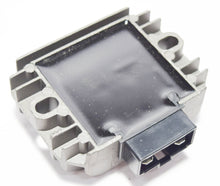 Carica l&#39;immagine nel visualizzatore di Gallery, REGOLATORE DI TENSIONE BEVERLY 125 01-10