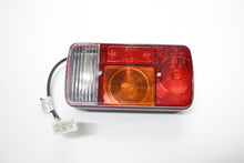 Carica l&#39;immagine nel visualizzatore di Gallery, FANALE POSTERIORE DX APE TM-703 U.T