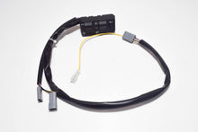 Carica l&#39;immagine nel visualizzatore di Gallery, COMMUTATORE LUCI VESPA PX 125-150 1517