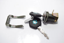 Carica l&#39;immagine nel visualizzatore di Gallery, BLOCCHETTO SERRATURA PORTA SX PORTER/QUA