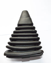 Carica l&#39;immagine nel visualizzatore di Gallery, SOFFIETTO LEVA CAMBIO QUARGO-PORTER 1300