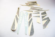 Carica l&#39;immagine nel visualizzatore di Gallery, KIT TARGHETTE ADESIVE