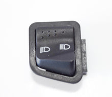 Carica l&#39;immagine nel visualizzatore di Gallery, PULSANTE LUCI LIBERTY 50 4T-FLY 50 4T