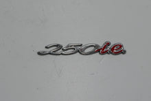 Carica l&#39;immagine nel visualizzatore di Gallery, TARGHETTA 250IE VESPA GTS 250