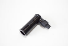 Carica l&#39;immagine nel visualizzatore di Gallery, CAPPUCCIO SCHERMATO CANDELA PIAGGIO