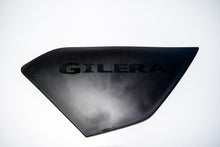 Carica l&#39;immagine nel visualizzatore di Gallery, COPERCHIO SCUDO SX NEXUS 500 20032005