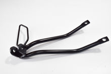 Carica l&#39;immagine nel visualizzatore di Gallery, SUPPORTO SX PEDANA PASS. RS125 0610