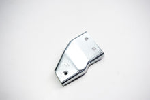 Carica l&#39;immagine nel visualizzatore di Gallery, STAFFA SX PARAURTI ANT PORTER 1.2-1.3