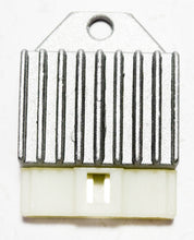 Carica l&#39;immagine nel visualizzatore di Gallery, REGOLATORE 12V MINARELLI-YAMAHA 50 2T