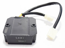 Carica l&#39;immagine nel visualizzatore di Gallery, REGOLATORE PEOPLE S 250 05-07