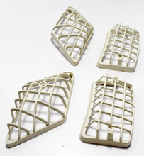 Carica l&#39;immagine nel visualizzatore di Gallery, KIT GRIGLIE BIANCHE FRECCE VESPA 125 ET3