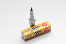 Carica l&#39;immagine nel visualizzatore di Gallery, CANDELA NGK DR8ES