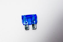 Carica l&#39;immagine nel visualizzatore di Gallery, FUSIBILE A LAMA 15A (C50)