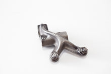 Carica l&#39;immagine nel visualizzatore di Gallery, BILANCIERE VALVOLE SCARICO BURGMAN 400