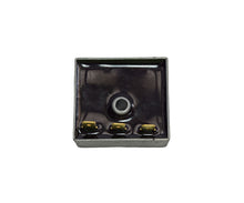 Carica l&#39;immagine nel visualizzatore di Gallery, REGOLATORE DI TENSIONE VESPA 6V 12AH