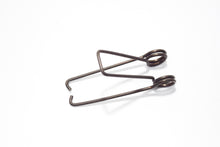 Carica l&#39;immagine nel visualizzatore di Gallery, MOLLA X SPORTELLO VANO CARBUR.VESPA 125