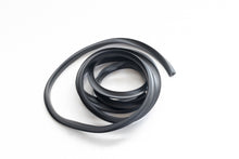 Carica l&#39;immagine nel visualizzatore di Gallery, GOMMA NERA BAULETTO/SCUDO VESPA 125 TS