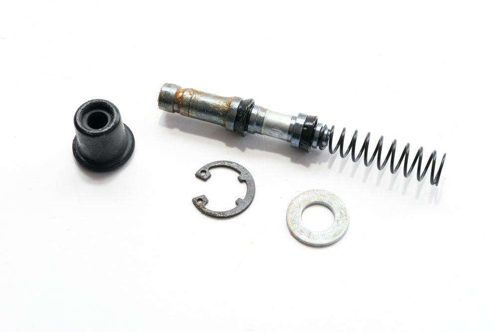 PISTONCINO POMPA FRENO X-MAX 125-250